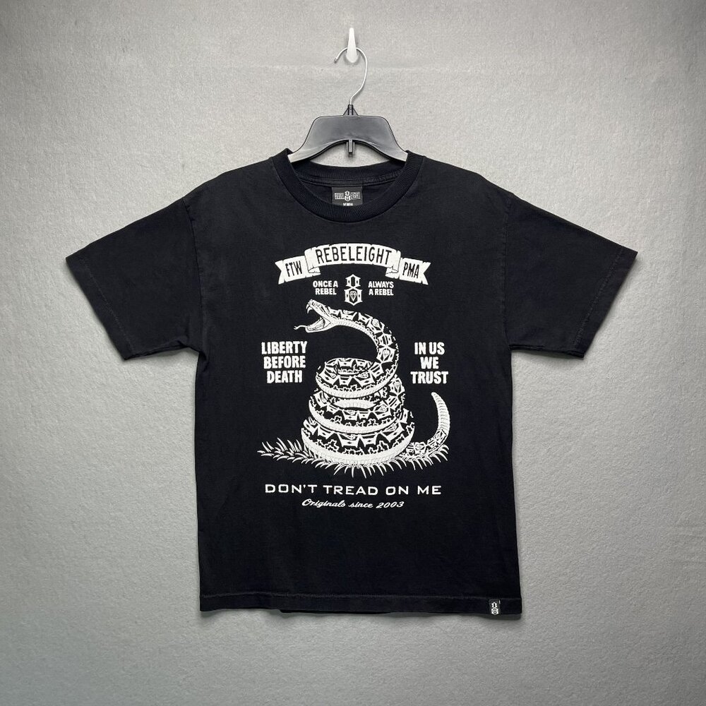 Rebel8 "Dont Tread On Me" Black Tee Medium Liberty Trust Coiled Snake Graphic